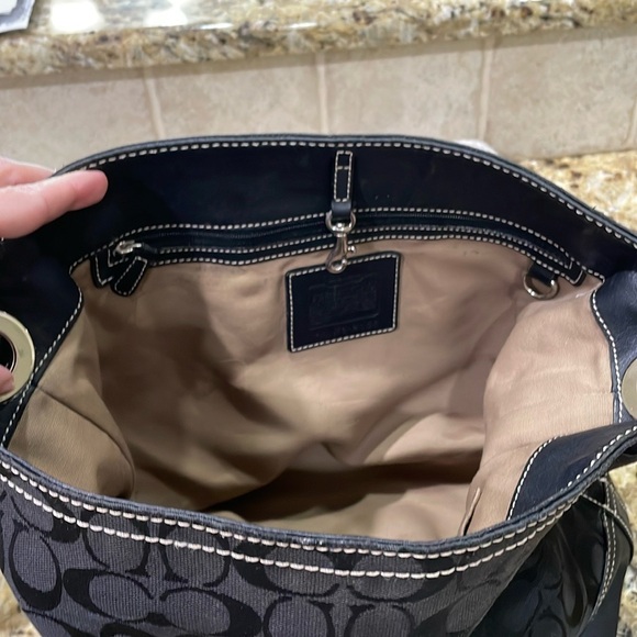 🖤COACH black signature canvas and leather bucket bag. - Picture 13 of 15